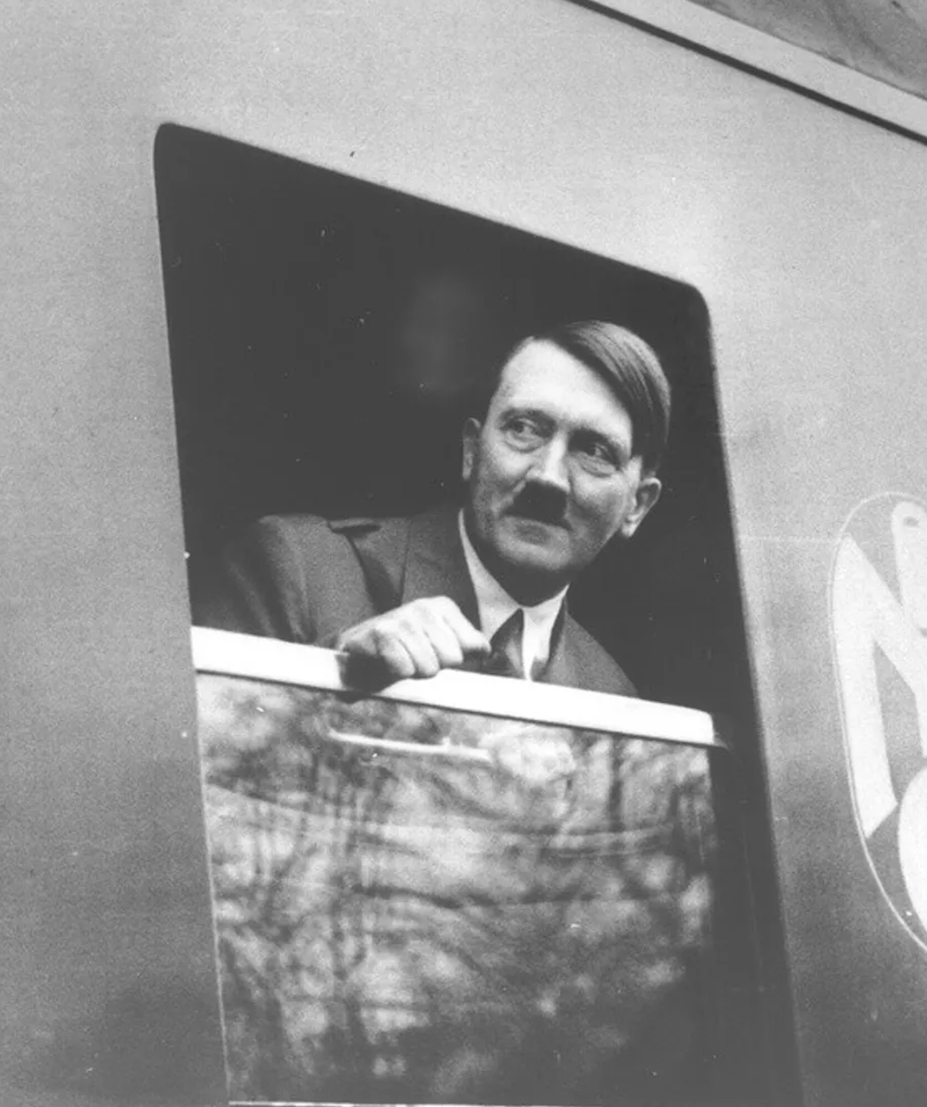 ¿Y si Hitler no se suicidó?: la operación 'Ultramar Sur' o cómo se planeó la fuga del Führer